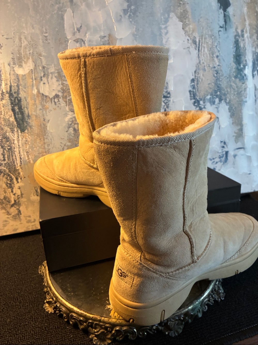 EUC Genuine UGG Australia  Sheep Skin Short Boots in Chestnut Tan  Size 10W